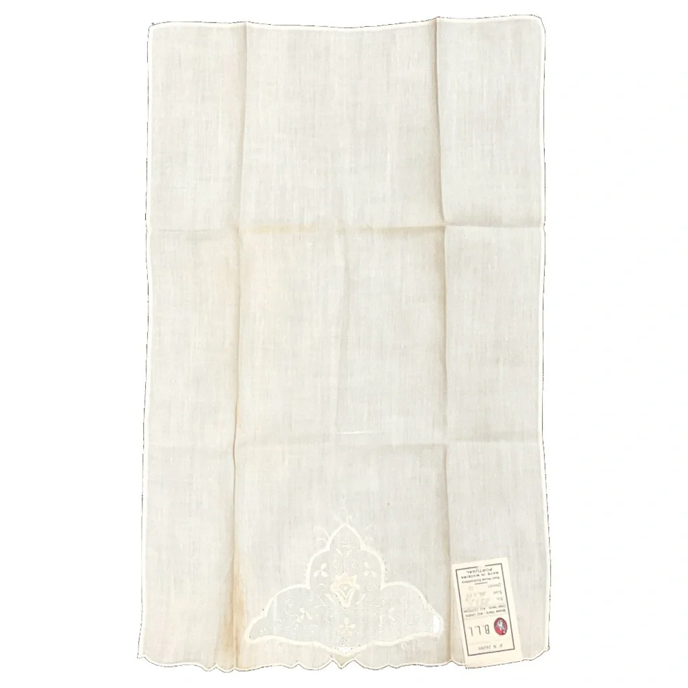 3 Vintage Linen Guest Towels